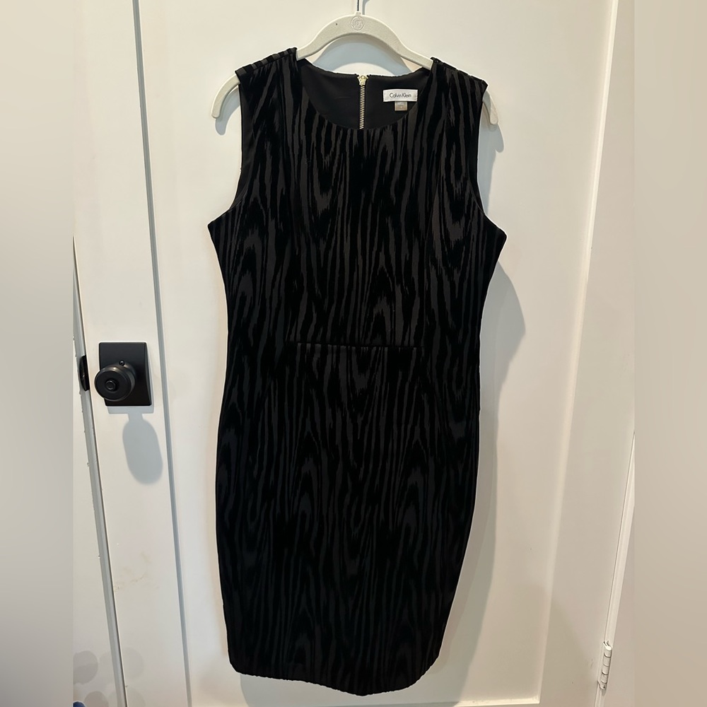 Calvin Klein Sheath Dress | Size 12 | Black w/ Velvet zebra and Gold zipper